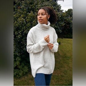 DOG WALKER CHUNKY COWL SWEATER - in Snowflake